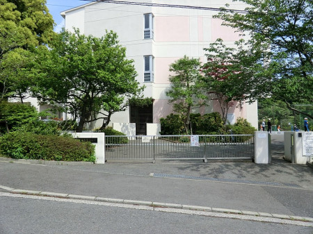 ���ӊ� ���w�Z 750m ���l�s���\����쏬�w�Z