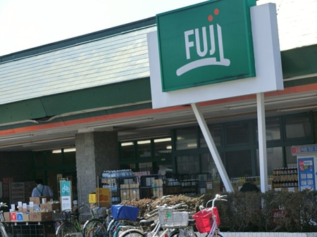 ���ӊ� �X�[�p�[ 550m FUJI�����u�X