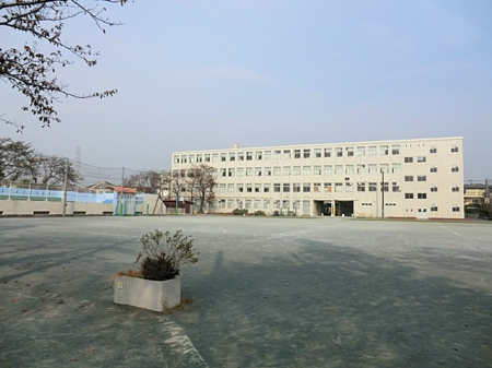 ���ӊ� ���w�Z 400m ���l�s�����쏬�w�Z