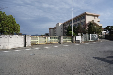 ���ӊ� ���w�Z 500m ���c���s���񓿏��w�Z