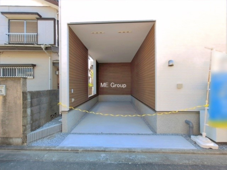  �O��